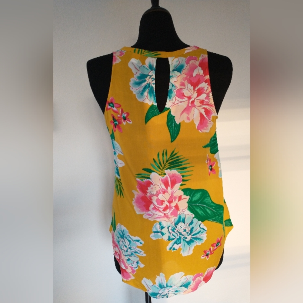 Yellow Floral Print Sleeveless Tunic Tank Top - Picture 5 of 10